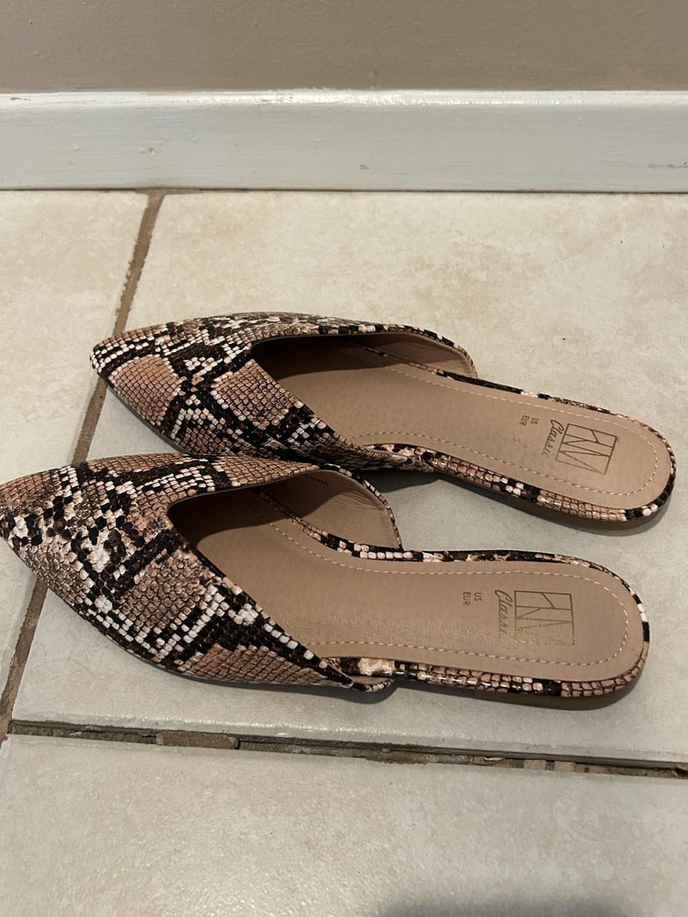 Hawkwell Women's Backless Slip on Slides Loafer Shoes Flats gold snake